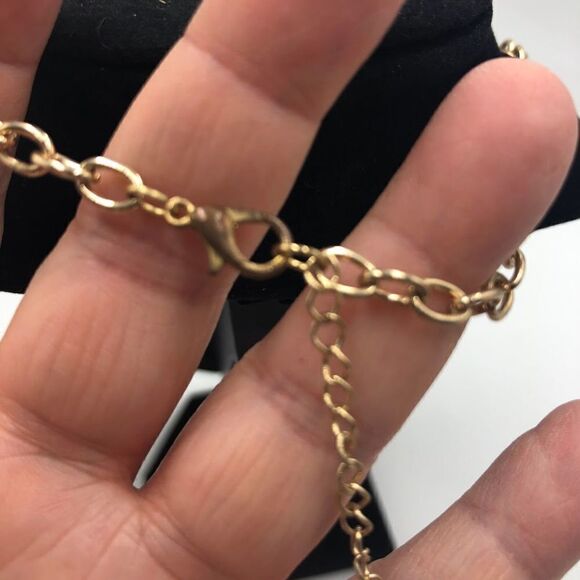 Cream Tear Drop Dangling Statement Necklace with Gold Tone Chain 16 Inches - Picture 7 of 9